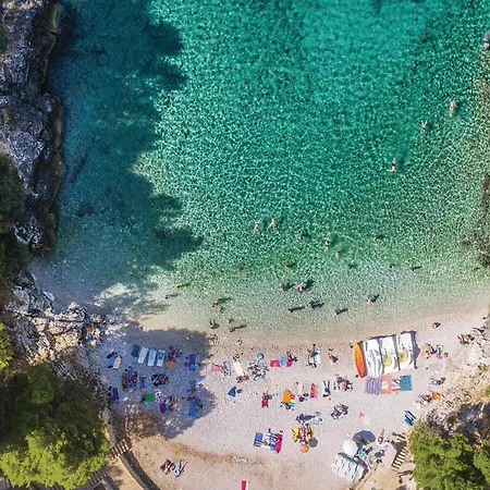 Stunning In With Swimming Pool Lejlighed Pula