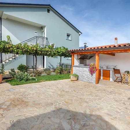 Appartamento In With Wifi Pola