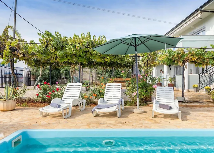 Apartament In With Wifi Pula